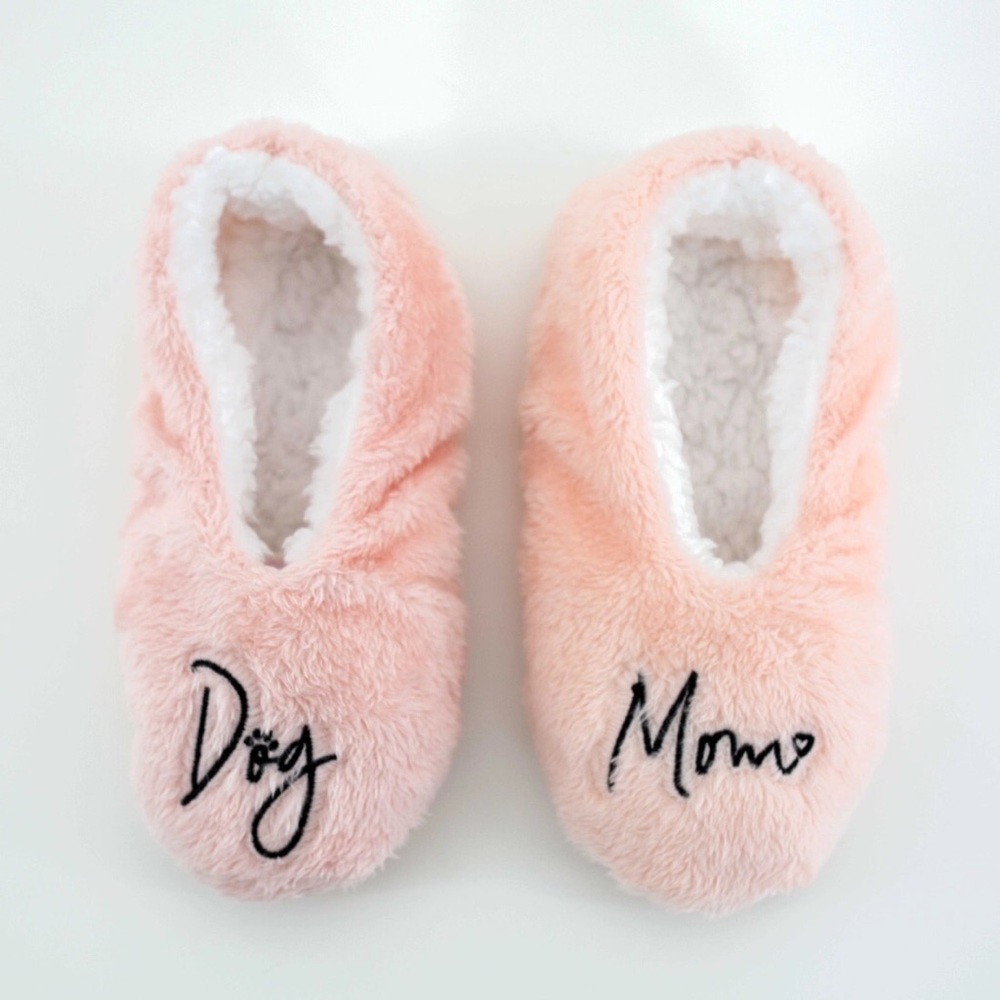 NWT Pink fuzzy dog mom plush slippers socks footsies cozy
